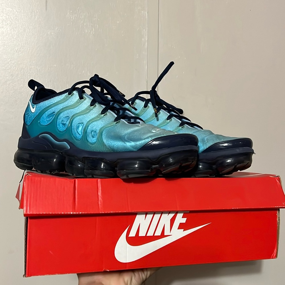 Nike Vapor Max Plus - Color-way: Light Current Blue